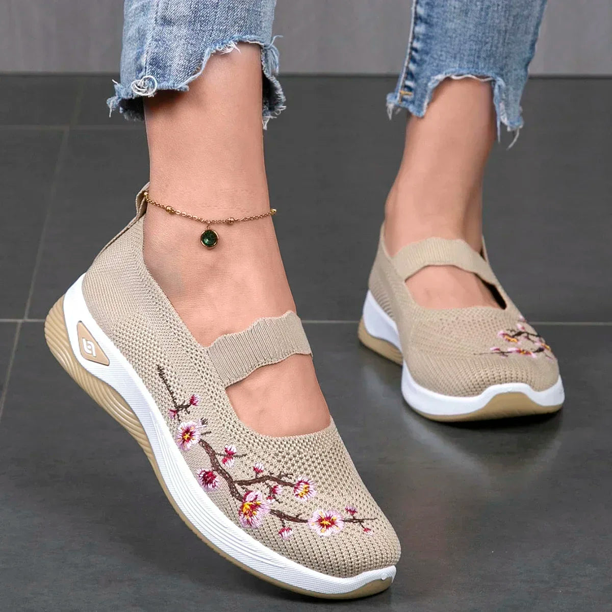 Elvira Bekväm Blommig Sneaker