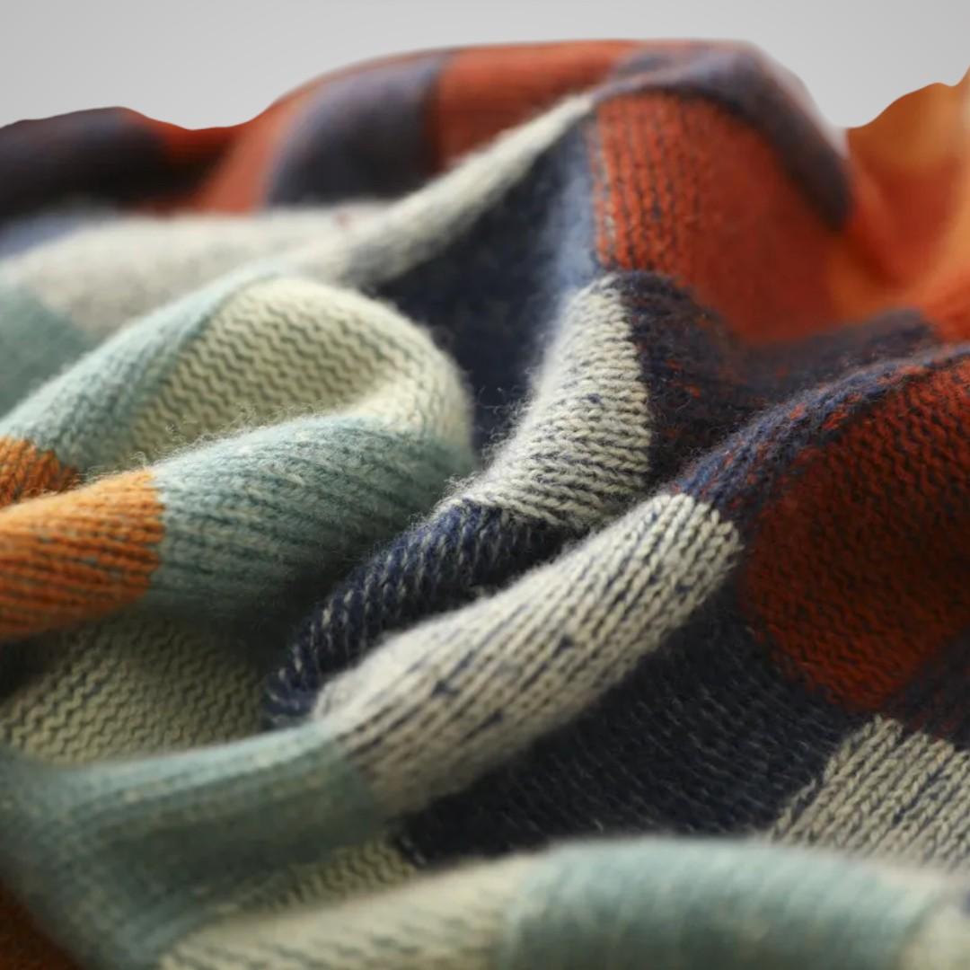 Lova Rutmönstrad Stickad Tröja